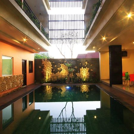 The Agung Residence Семиняк Екстериор снимка