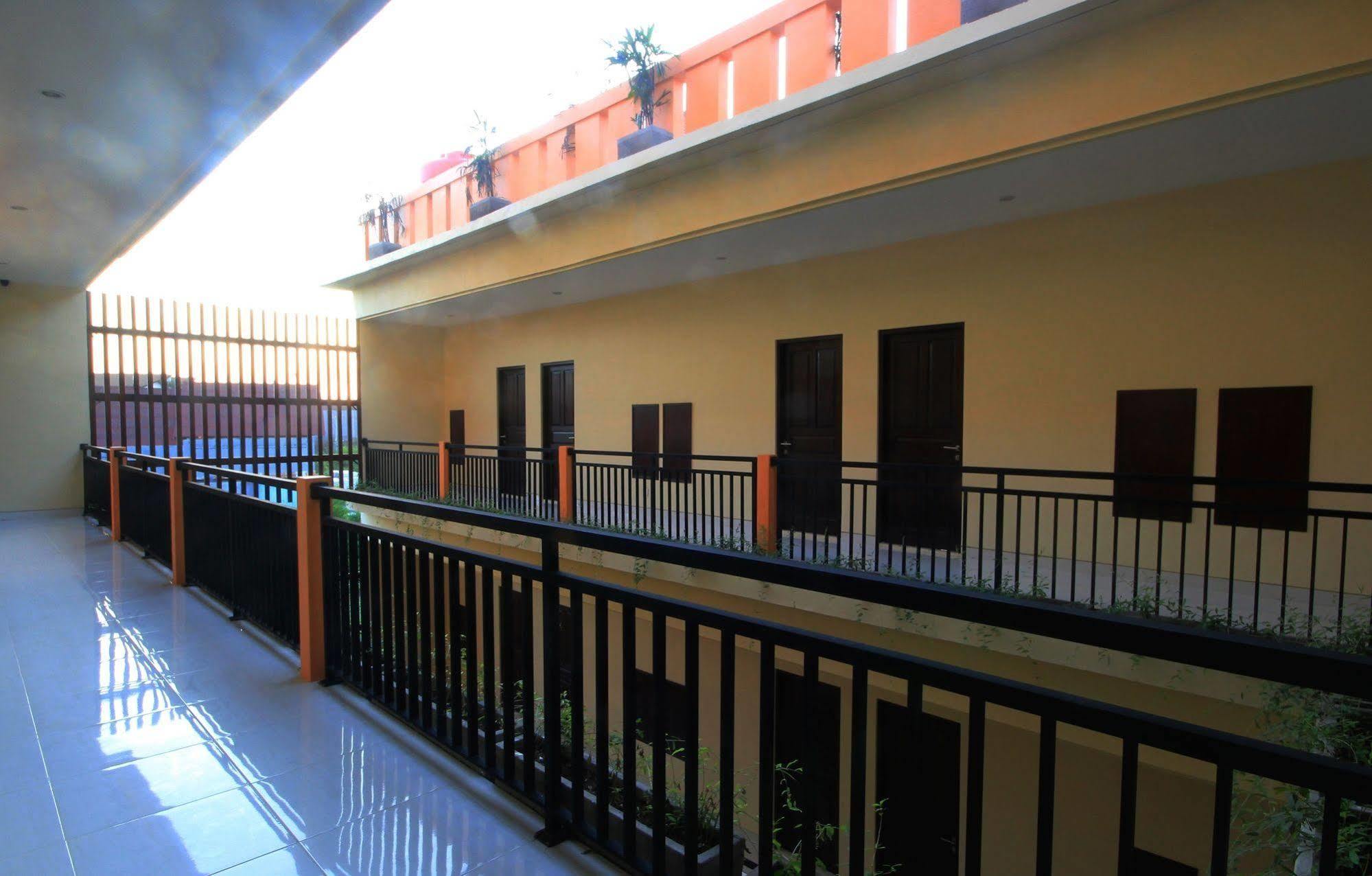 The Agung Residence Семиняк Екстериор снимка
