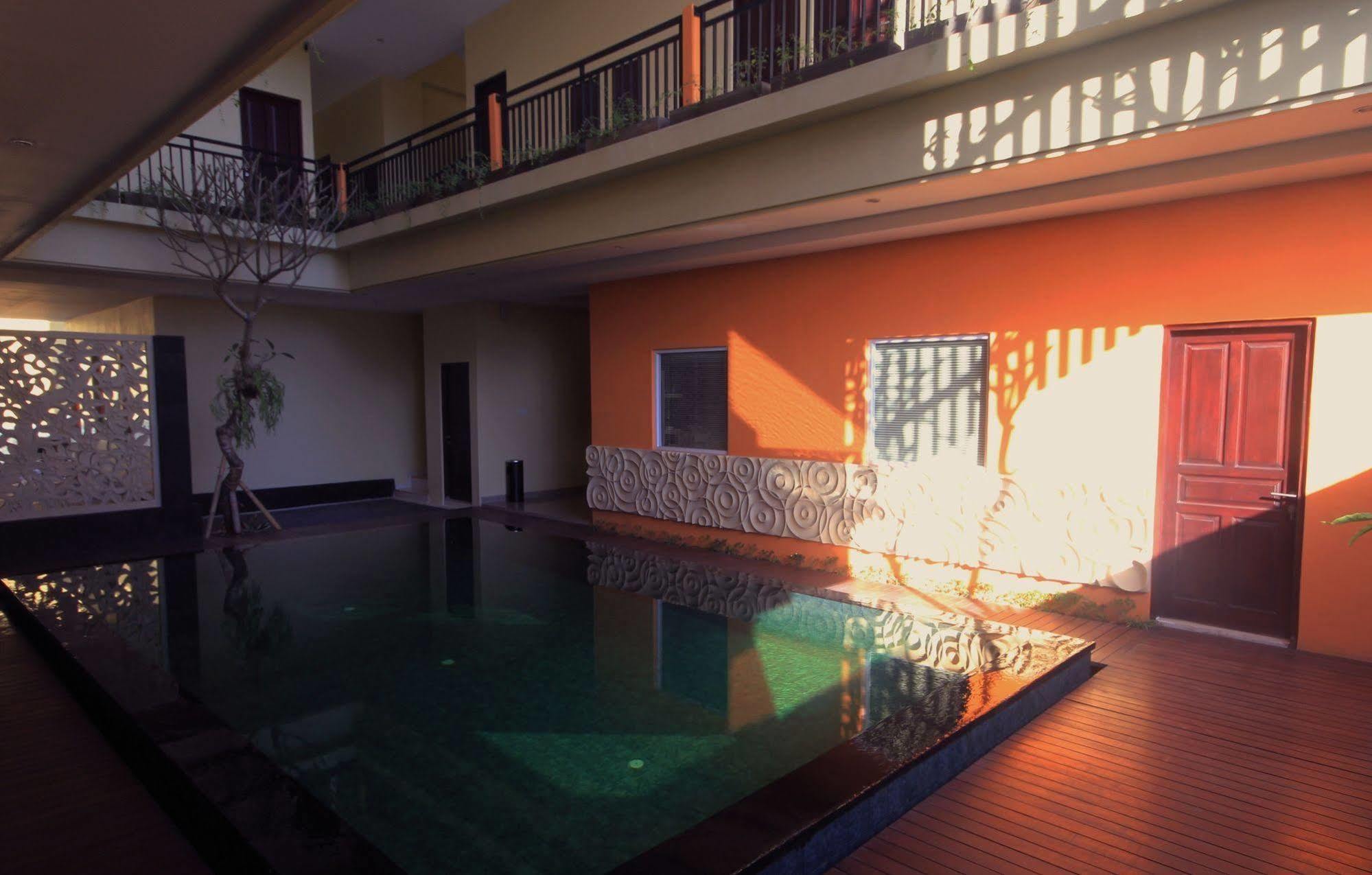 The Agung Residence Семиняк Екстериор снимка