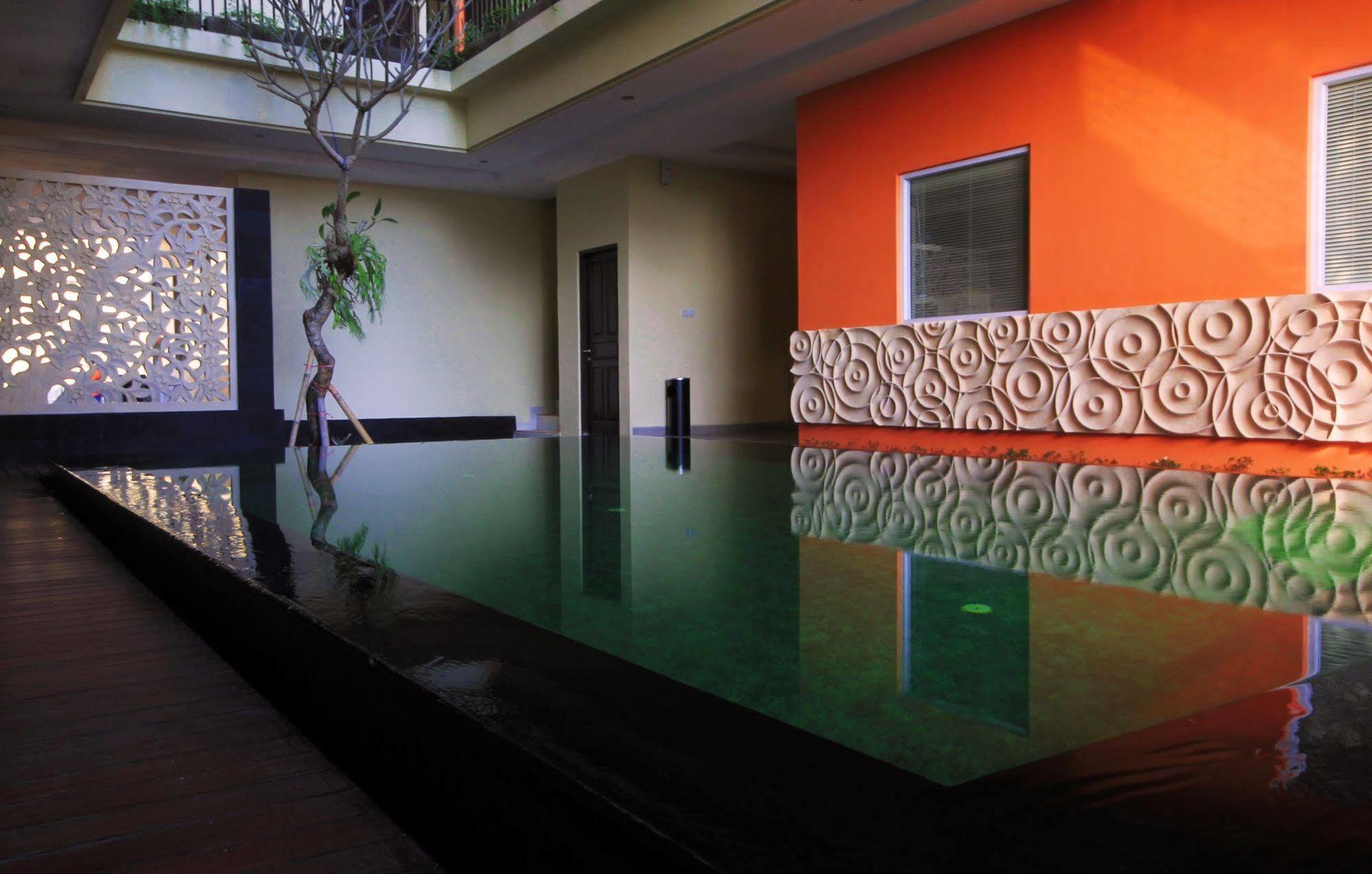 The Agung Residence Семиняк Екстериор снимка